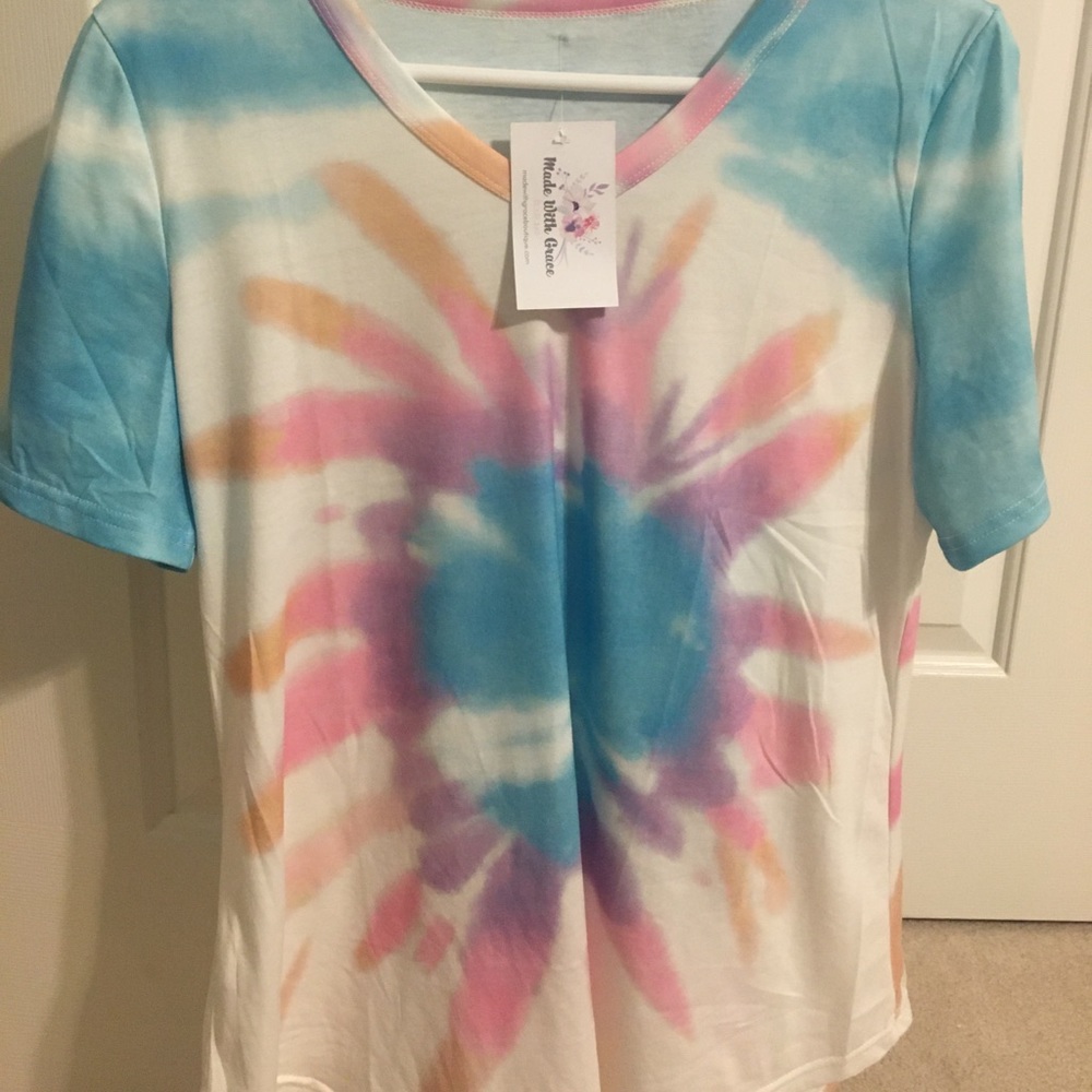 NWT tie dye v-neck tee